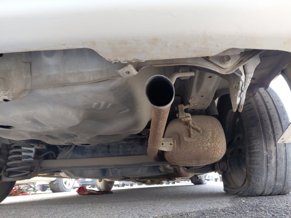 تويوتا يارس  2010 image