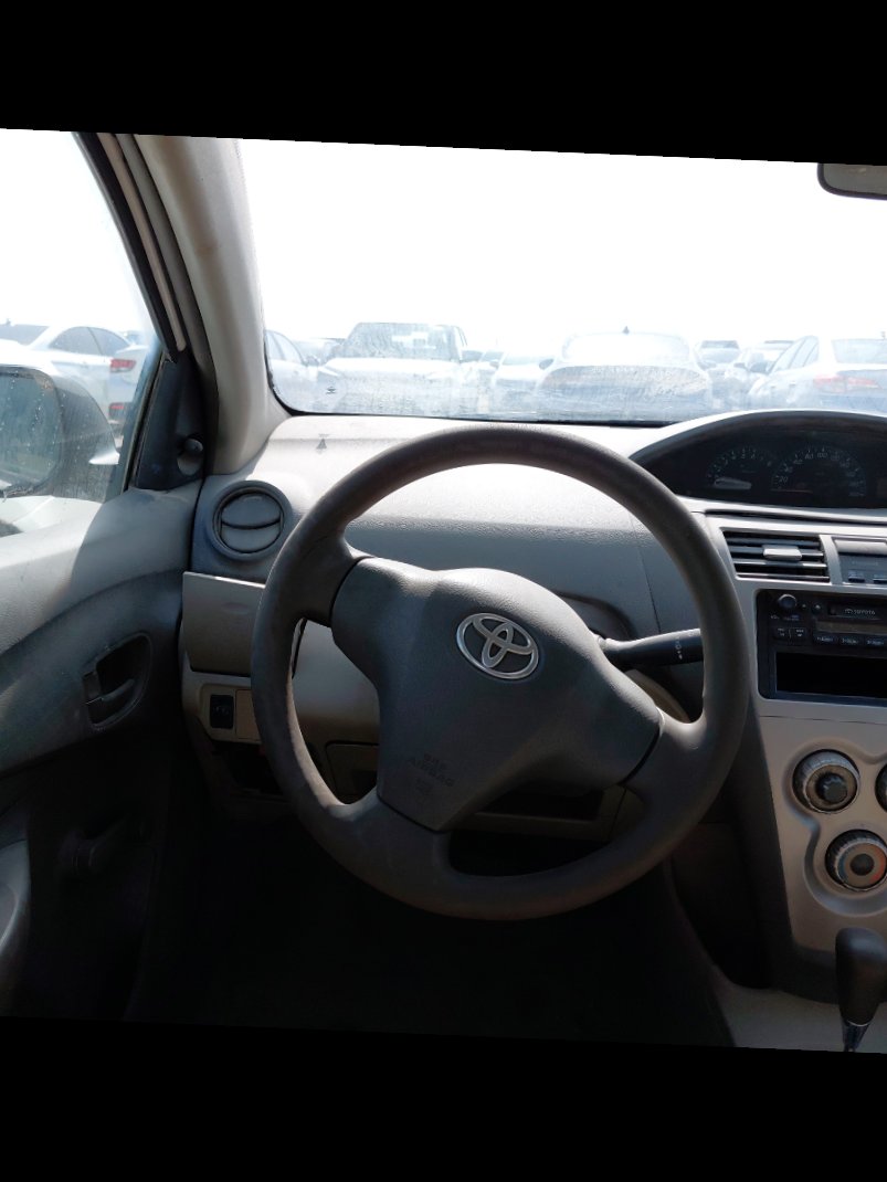 تويوتا يارس  2010 image