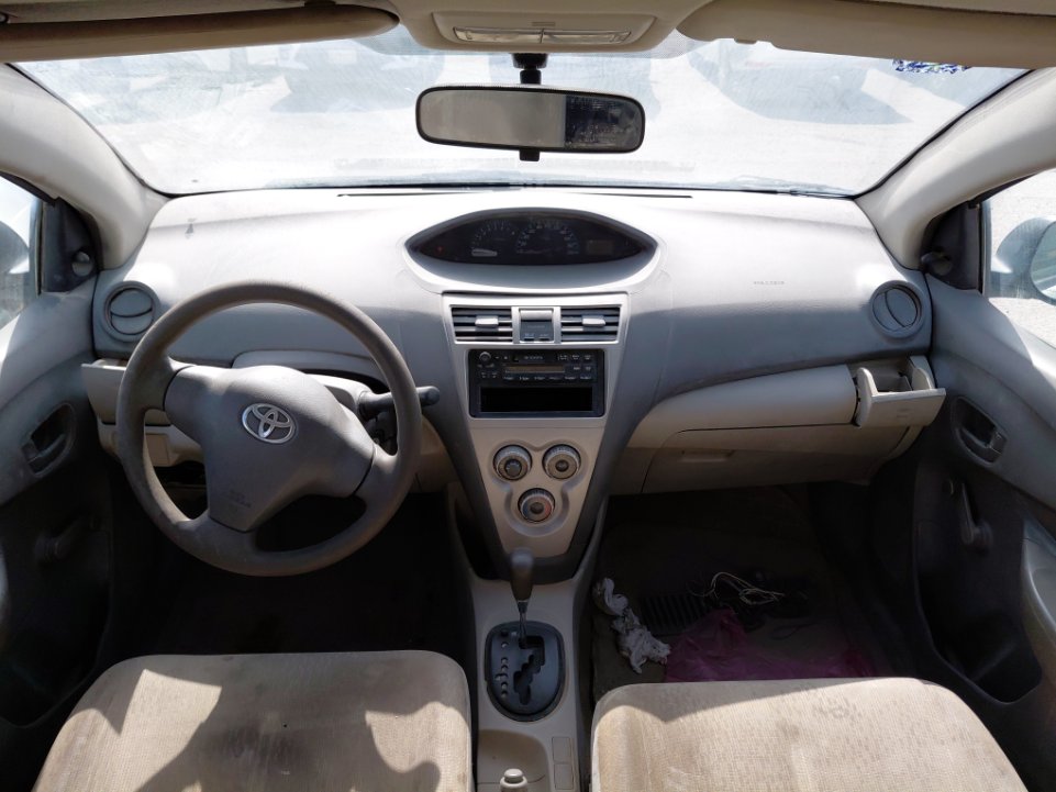 تويوتا يارس  2010 image