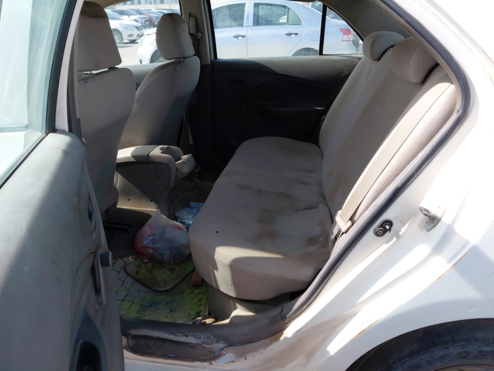 تويوتا يارس  2010 image