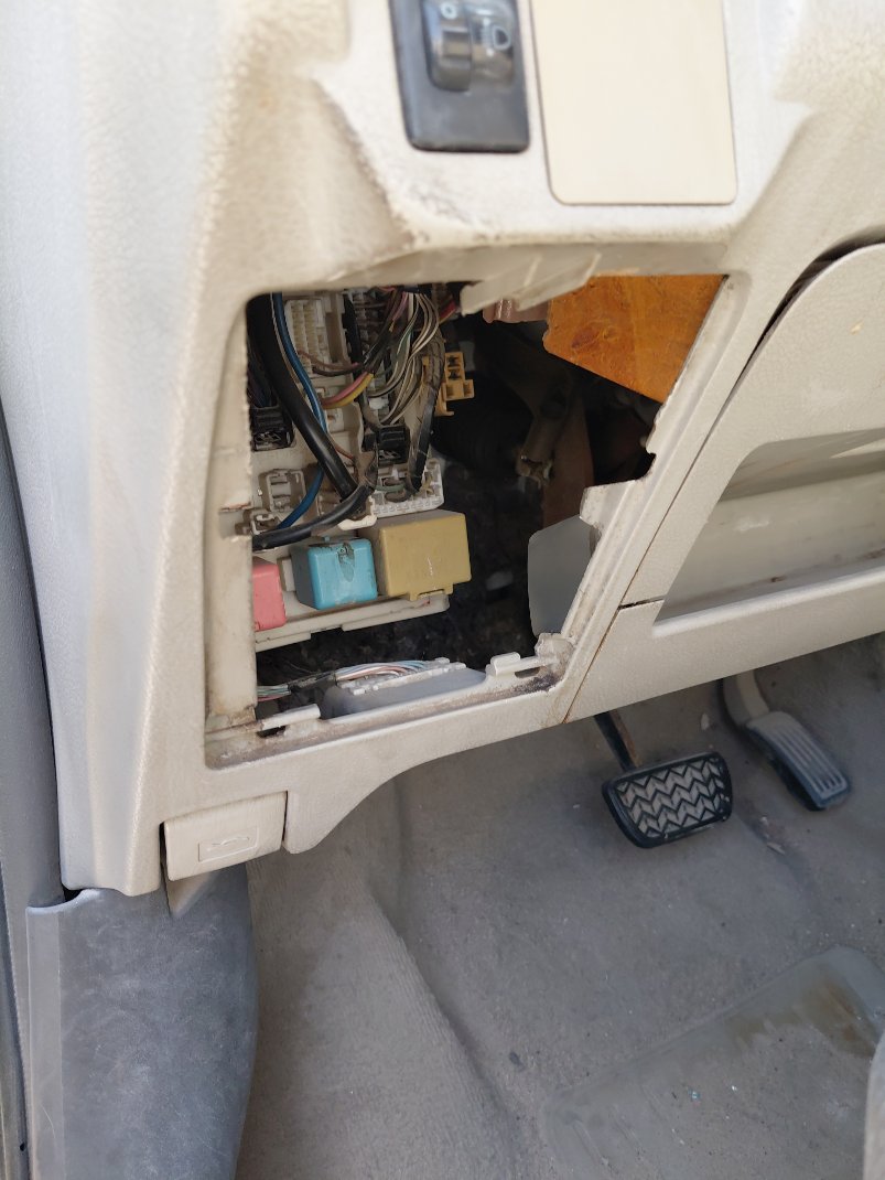 تويوتا يارس  2010 image