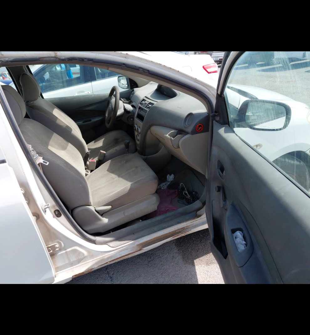 تويوتا يارس  2010 image