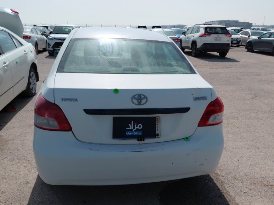 تويوتا يارس  2010 image