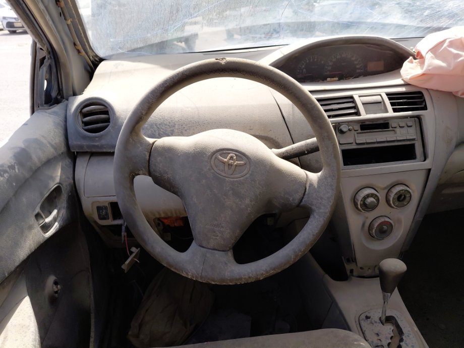 تويوتا يارس  2010 image