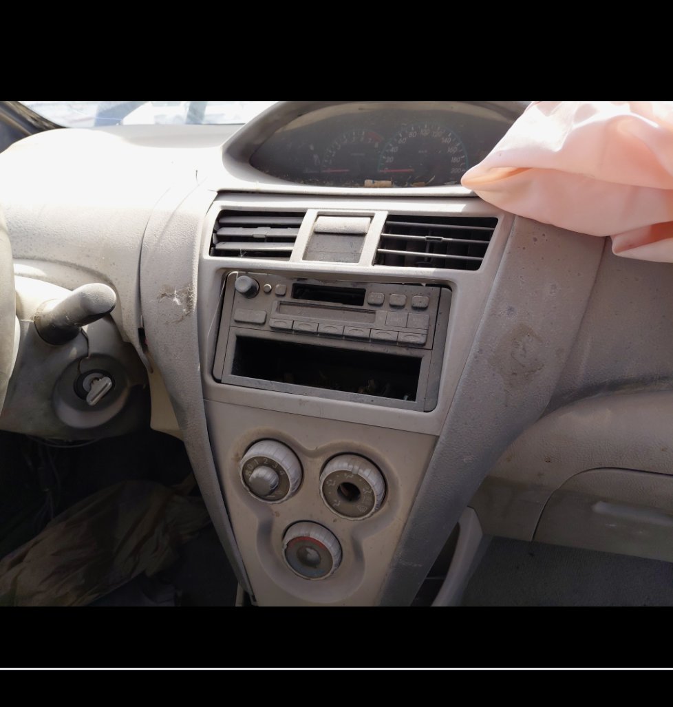 تويوتا يارس  2010 image