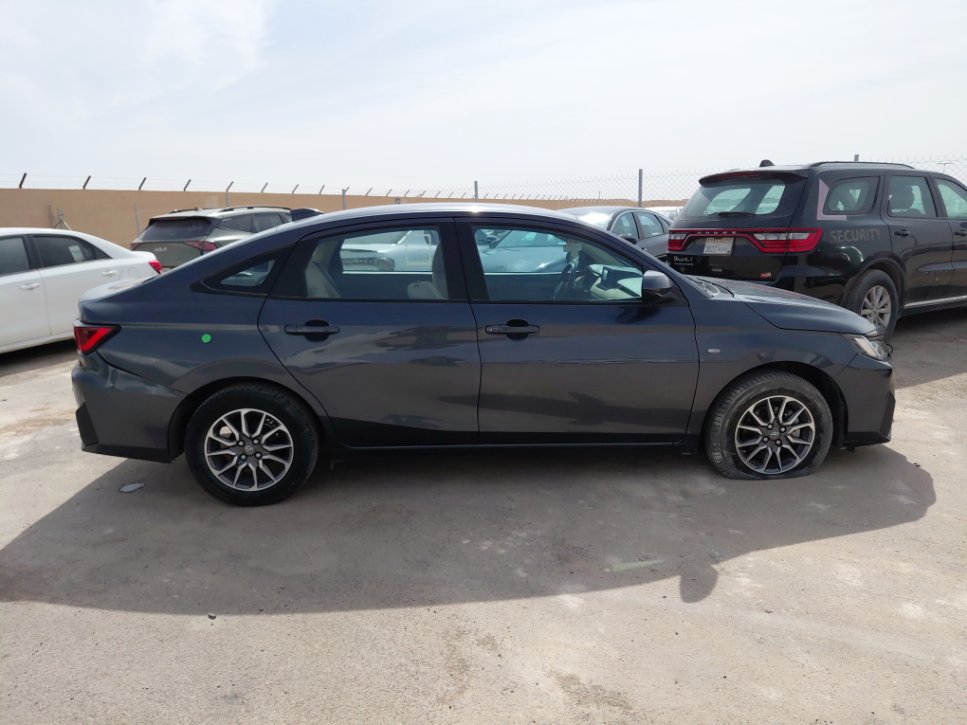 تويوتا يارس  2023 image