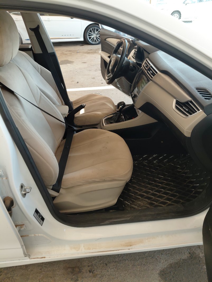 إم جي 5  2021 image