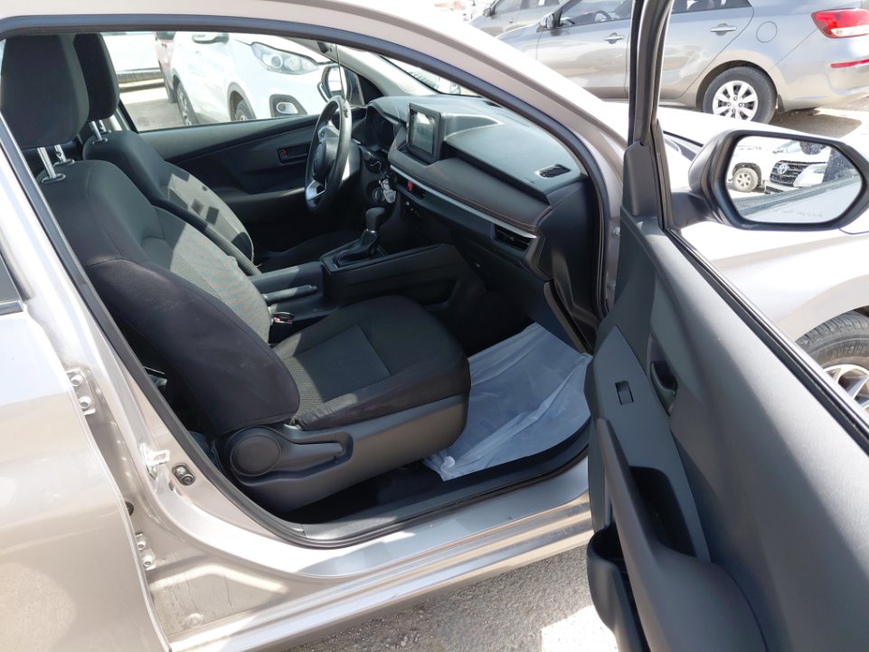 تويوتا يارس  2023 image