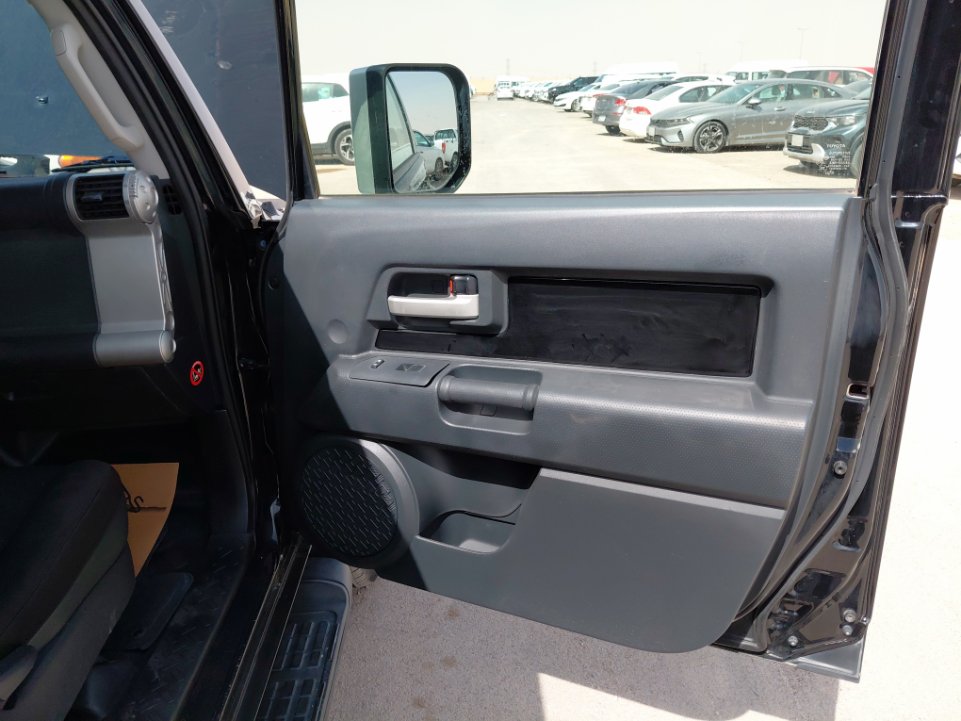 تويوتا إف جي كروزر  2022 image