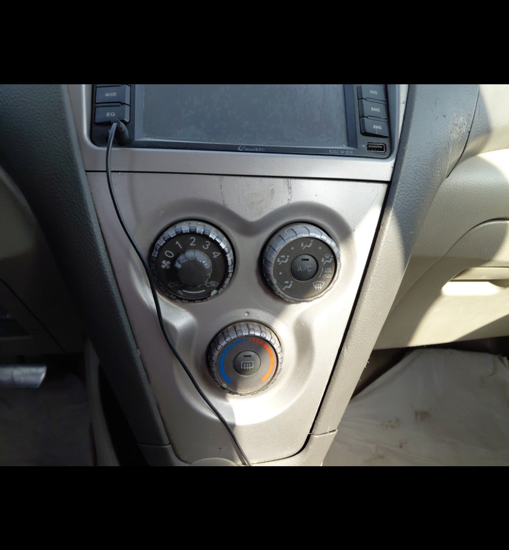 تويوتا يارس  2011 image