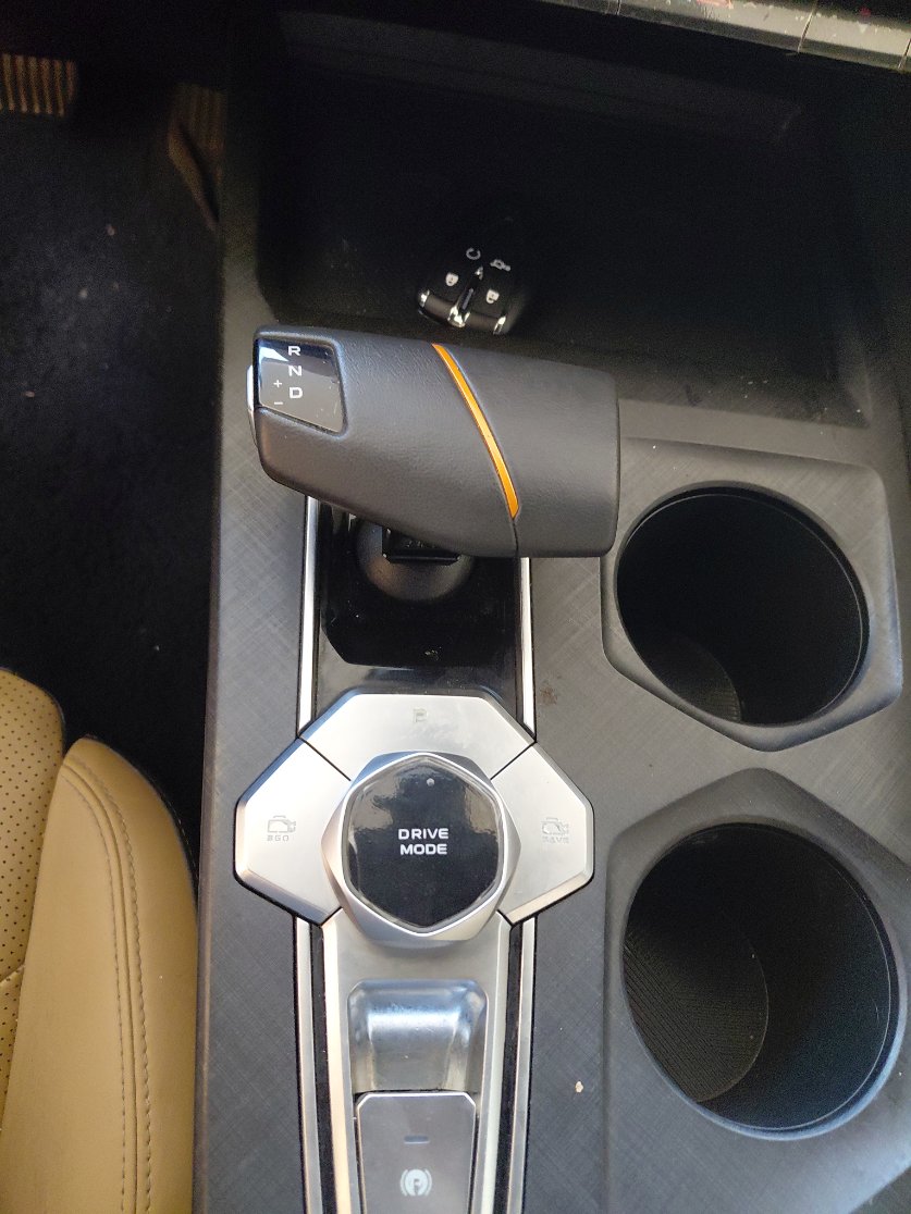 شانجان يو ني في لوكس رياضيه  2024 image