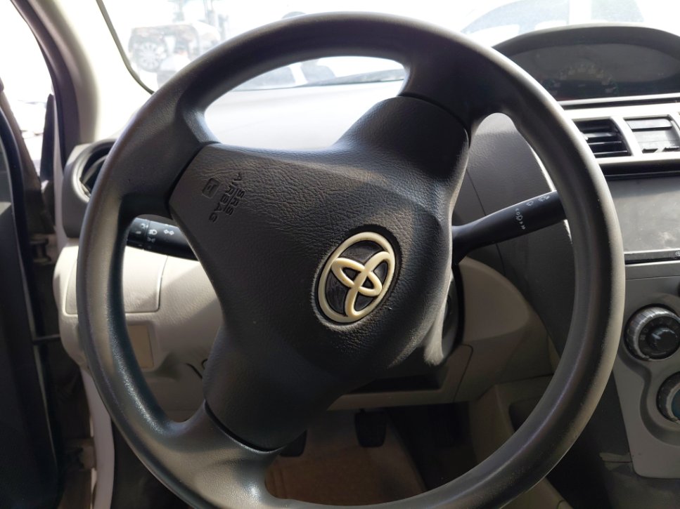 تويوتا يارس  2010 image