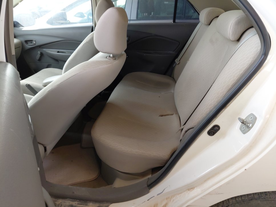 تويوتا يارس  2010 image