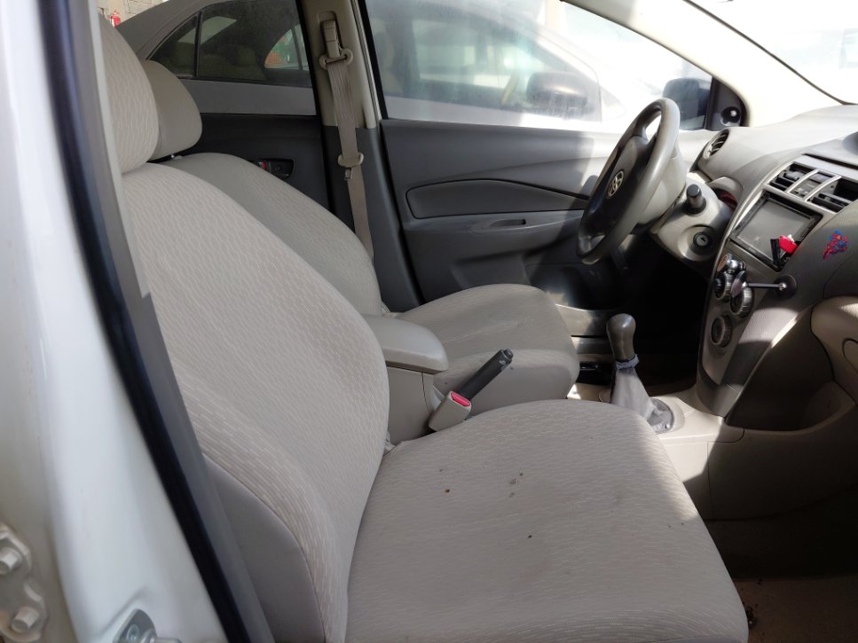 تويوتا يارس  2010 image