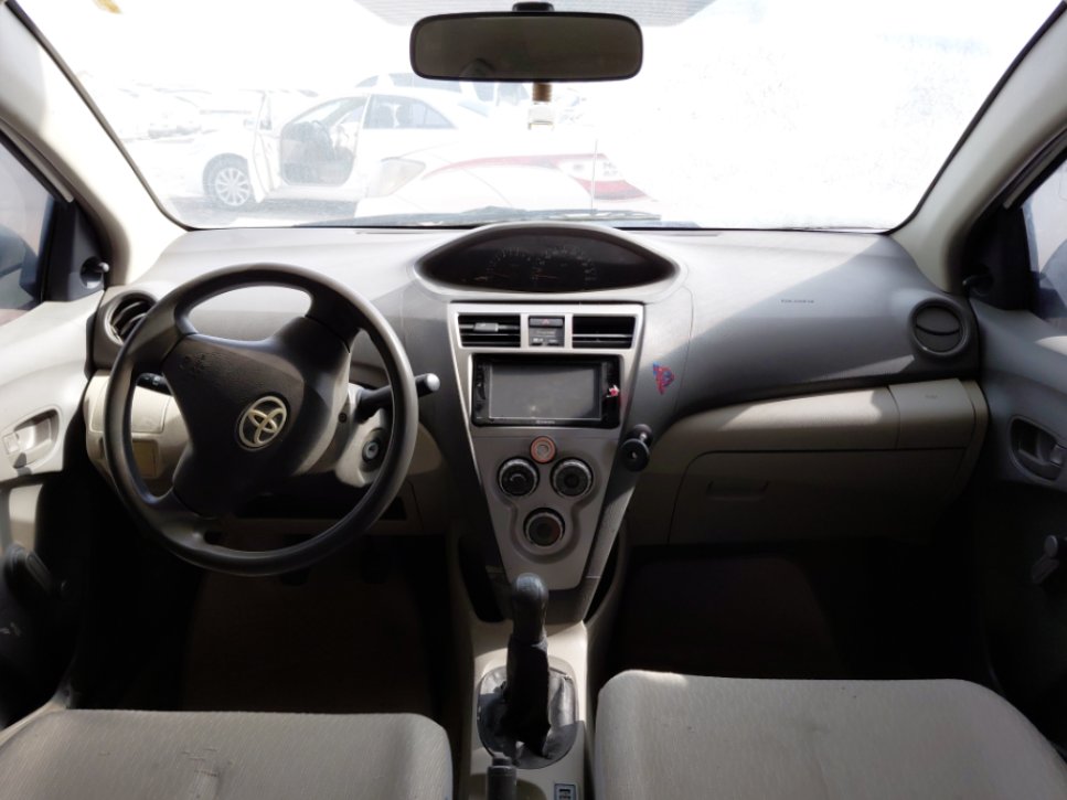 تويوتا يارس  2010 image