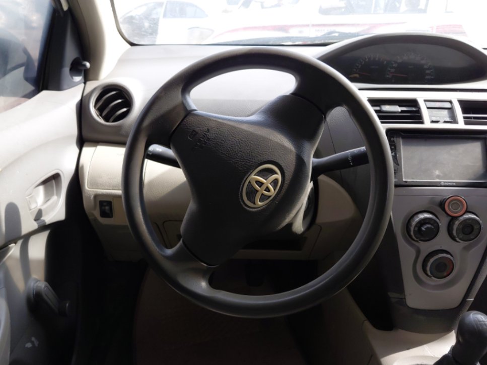 تويوتا يارس  2010 image