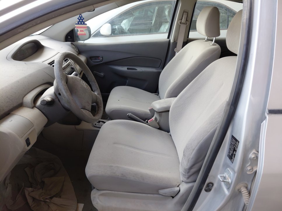 تويوتا يارس  2011 image