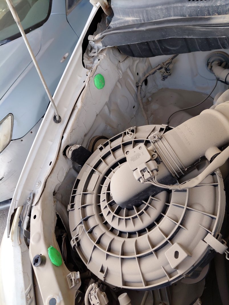 تويوتا انوفا  2012 image