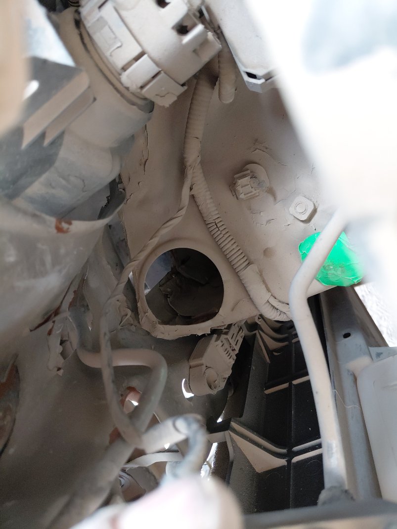 تويوتا انوفا  2012 image