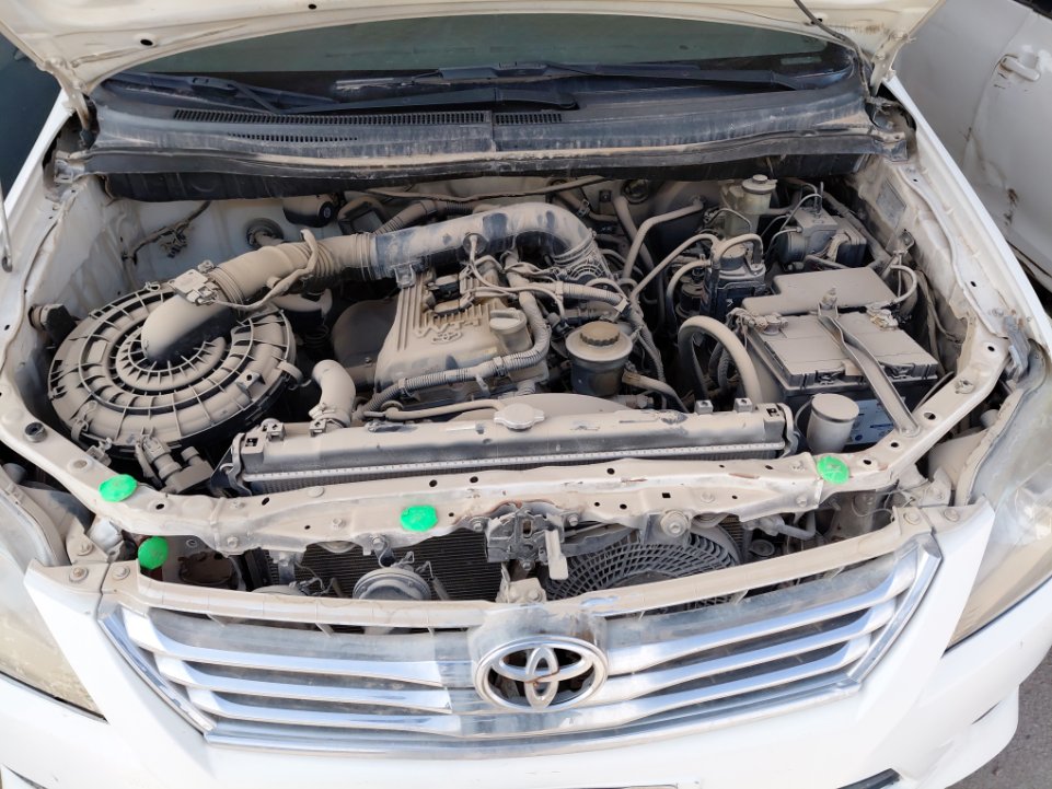 تويوتا انوفا  2012 image