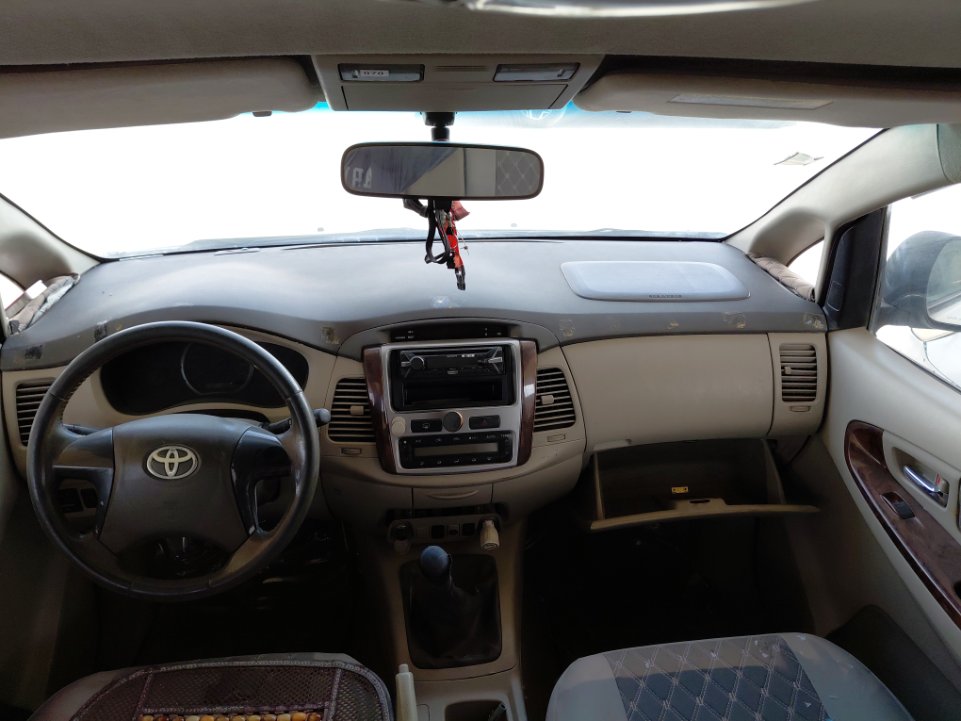 تويوتا انوفا  2012 image