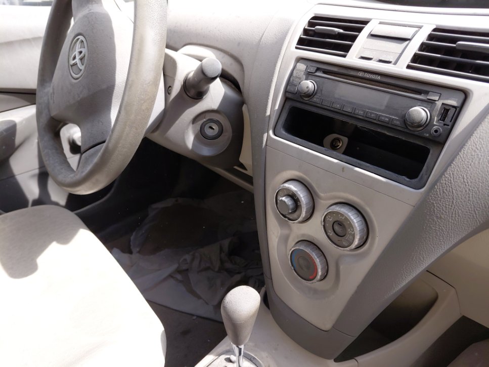 تويوتا يارس  2011 image