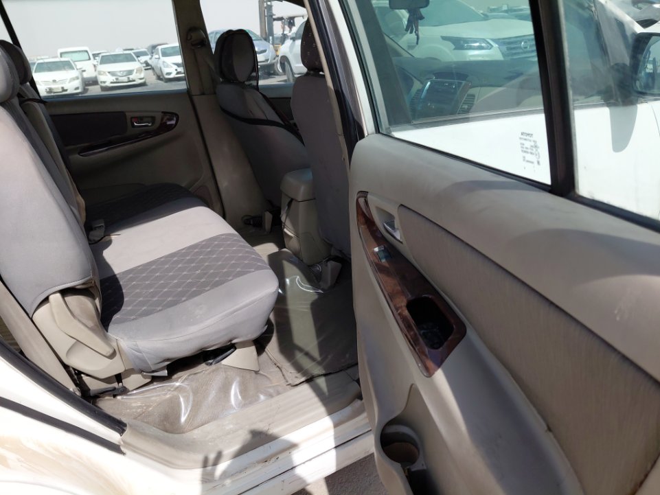 تويوتا انوفا  2012 image