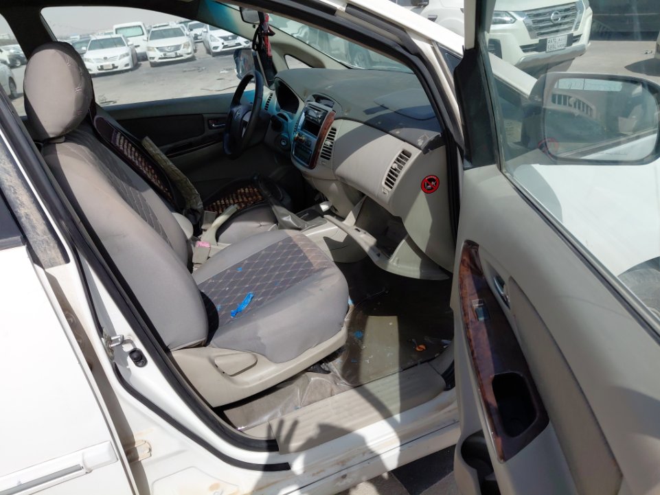 تويوتا انوفا  2012 image