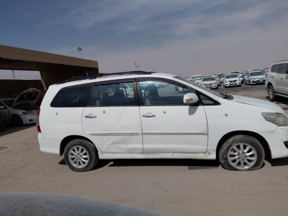 تويوتا انوفا  2012 image