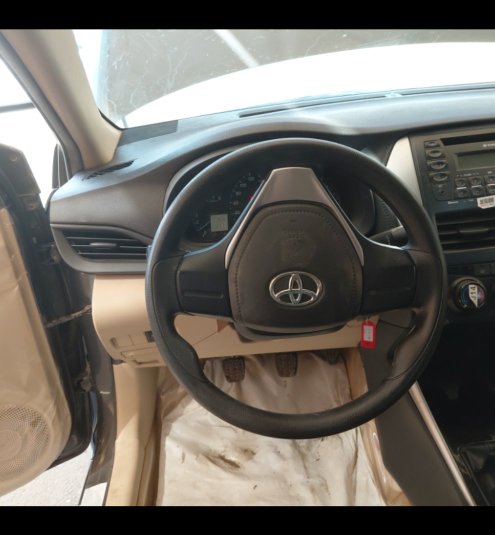 تويوتا يارس STANDARD 2020 image