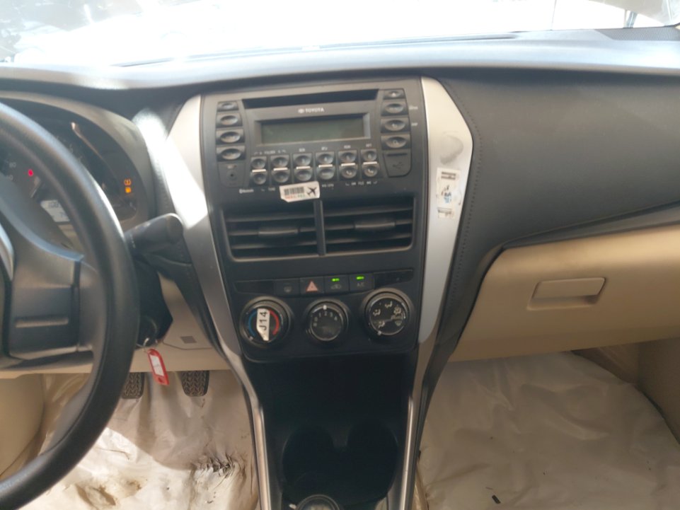 تويوتا يارس STANDARD 2020 image