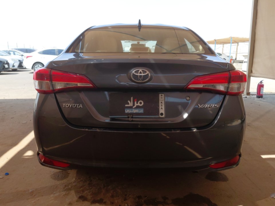 تويوتا يارس STANDARD 2020 image