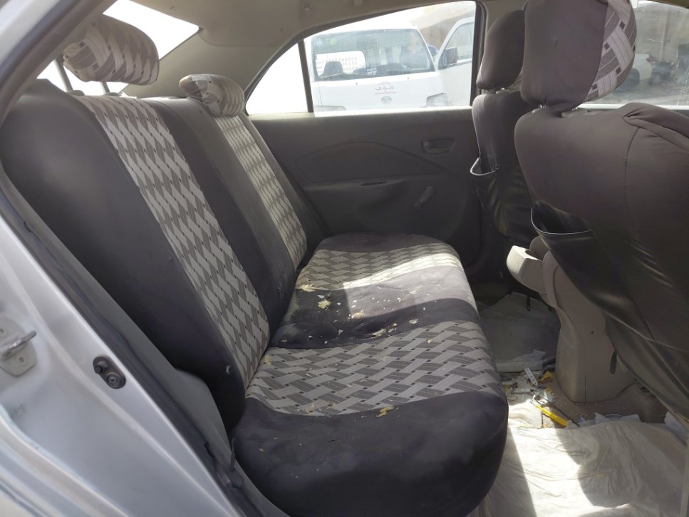 تويوتا يارس  2010 image