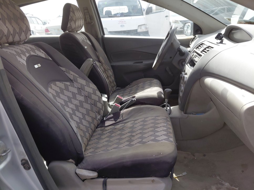 تويوتا يارس  2010 image