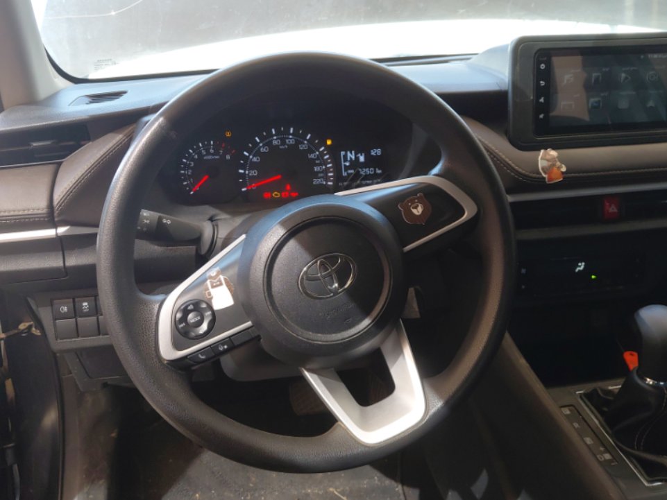 تويوتا يارس Y 2023 image