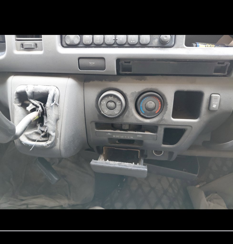 تويوتا هايس باص  2011 image