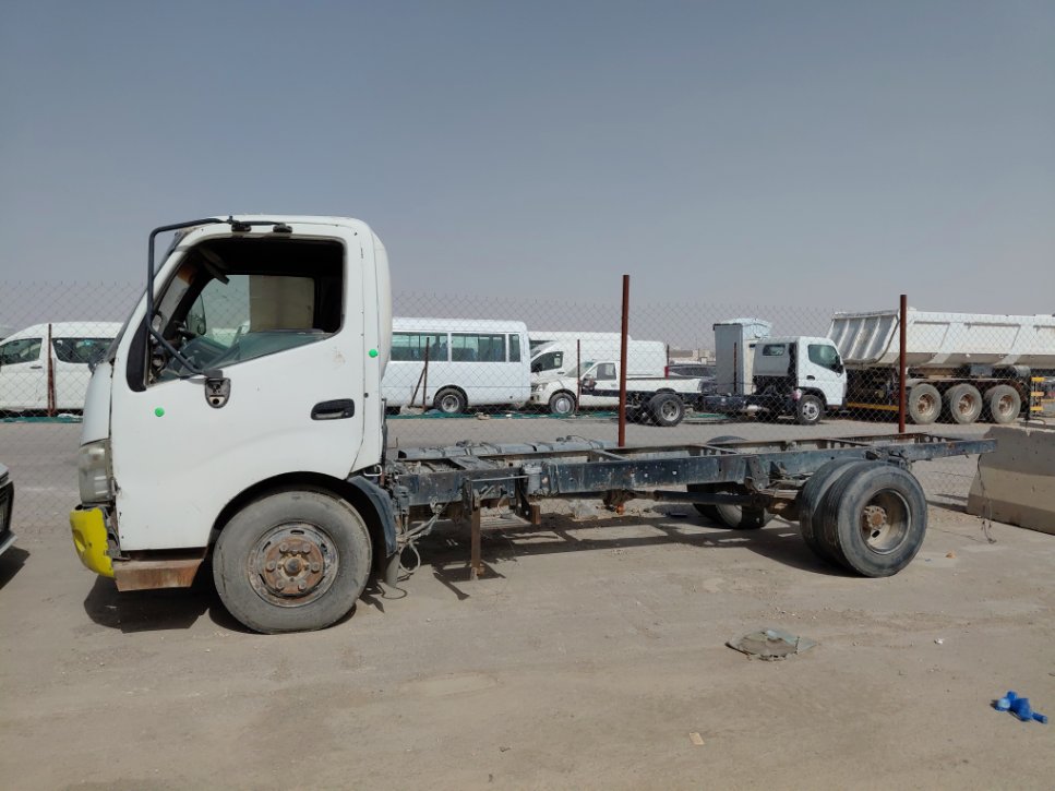 تويوتا دينا  2012 image