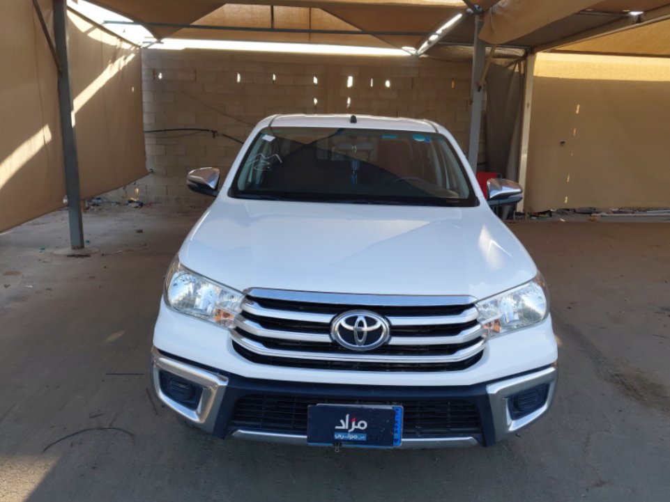 تويوتا هايلكس GL 2024