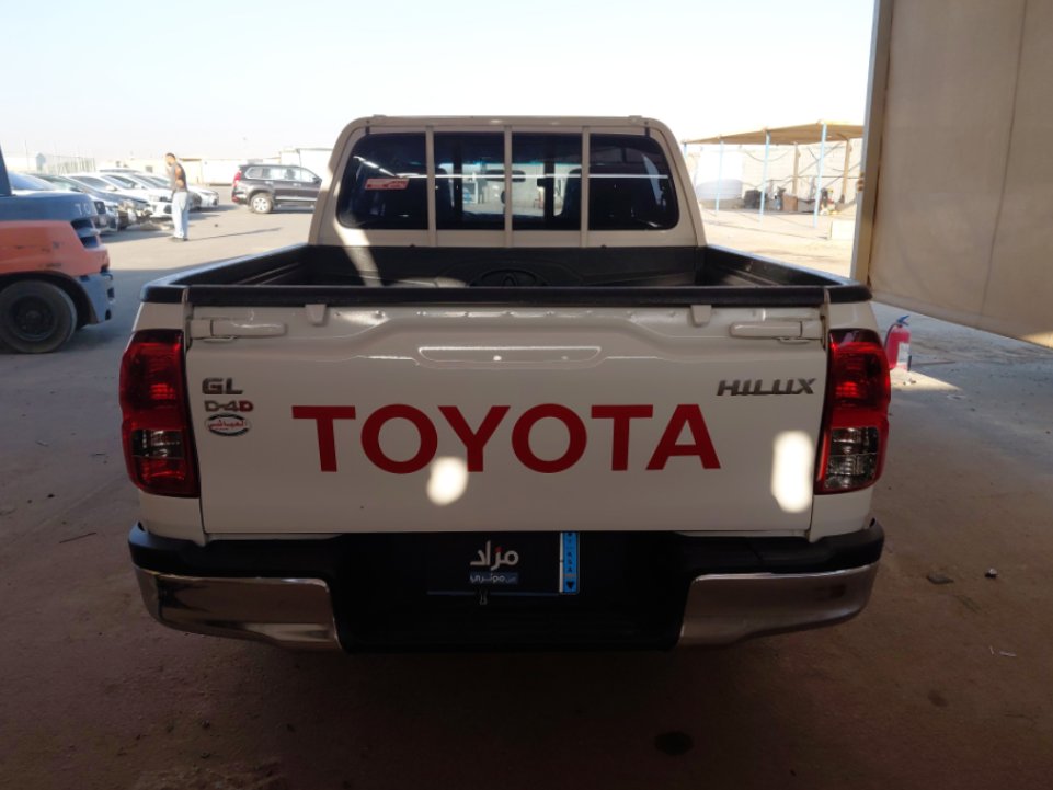 تويوتا هايلكس GL 2024 image