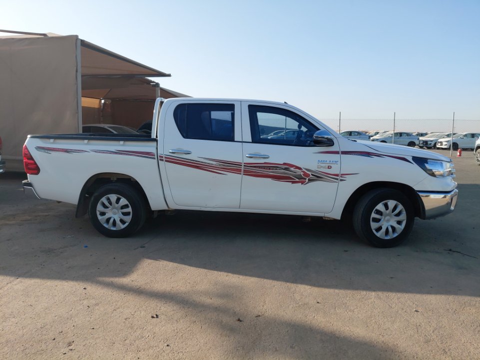 تويوتا هايلكس GL 2024 image