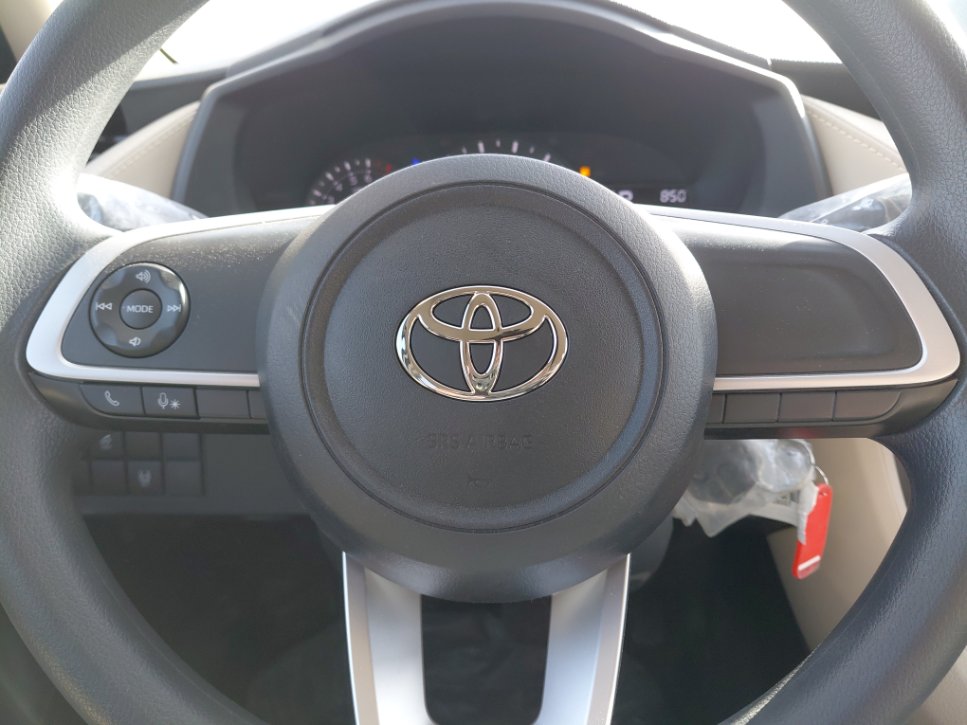 تويوتا يارس Y 2024 image