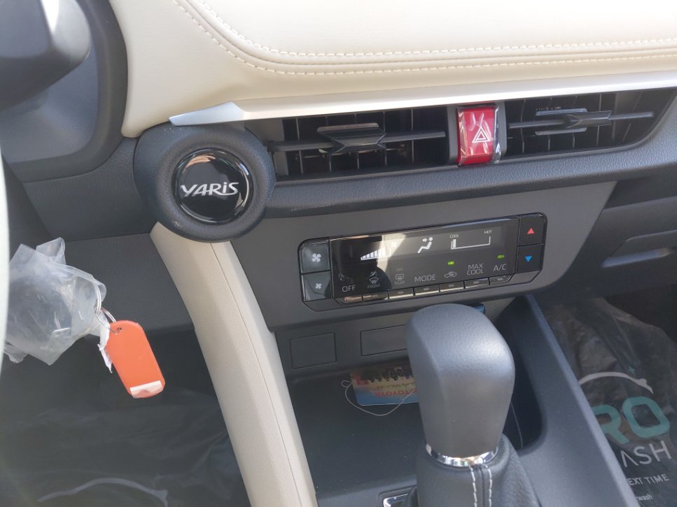 تويوتا يارس Y 2024 image