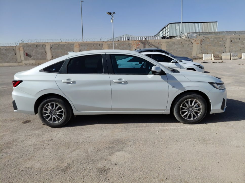 تويوتا يارس Y 2024 image