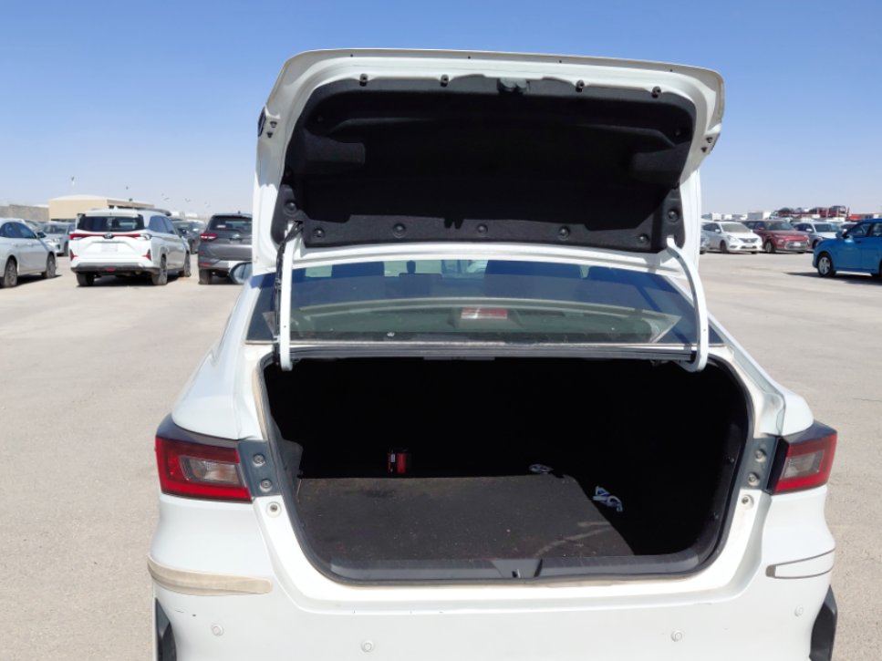 تويوتا يارس Y 2024 image