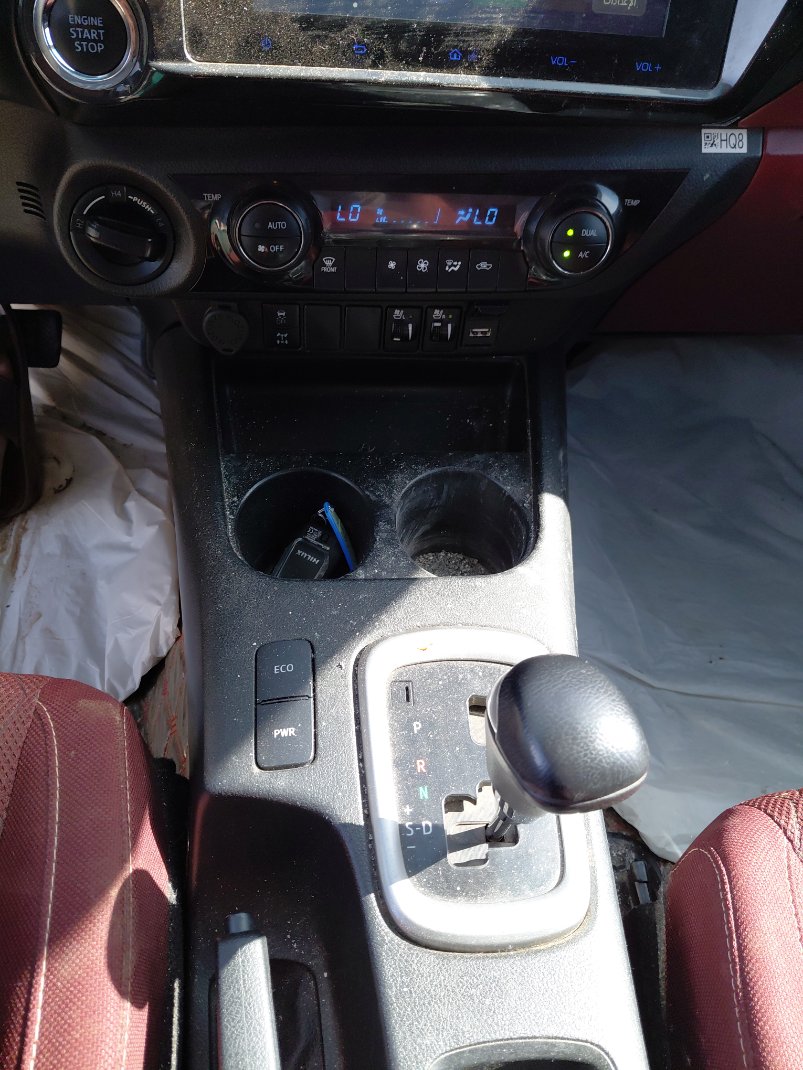 تويوتا هايلكس  SGLX دفع رباعي 2024 image