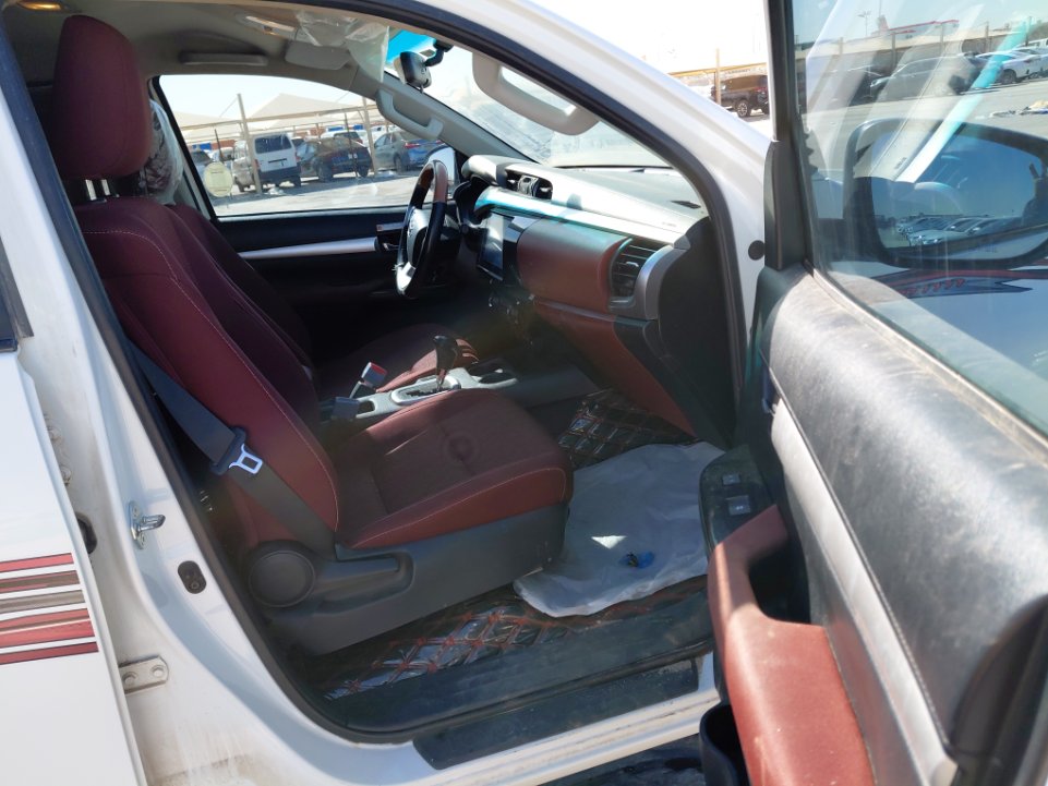 تويوتا هايلكس  SGLX دفع رباعي 2024 image