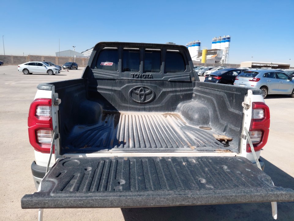 تويوتا هايلكس  SGLX دفع رباعي 2024 image