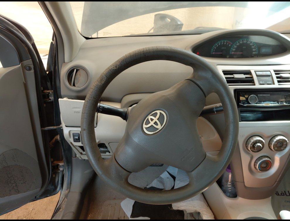 تويوتا يارس  2011 image