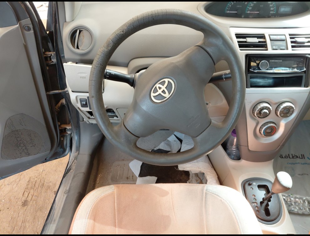 تويوتا يارس  2011 image