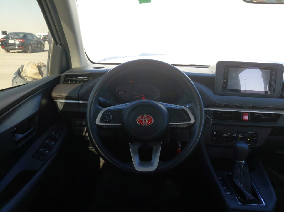 تويوتا يارس Y 2024 image